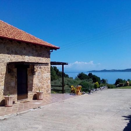Villa Stonehouse & Casa Al Sole E Al Mare Nea Roda Esterno foto