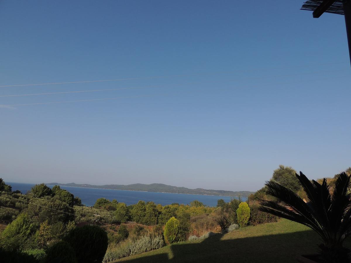 Villa Stonehouse & Casa Al Sole E Al Mare Nea Roda Esterno foto