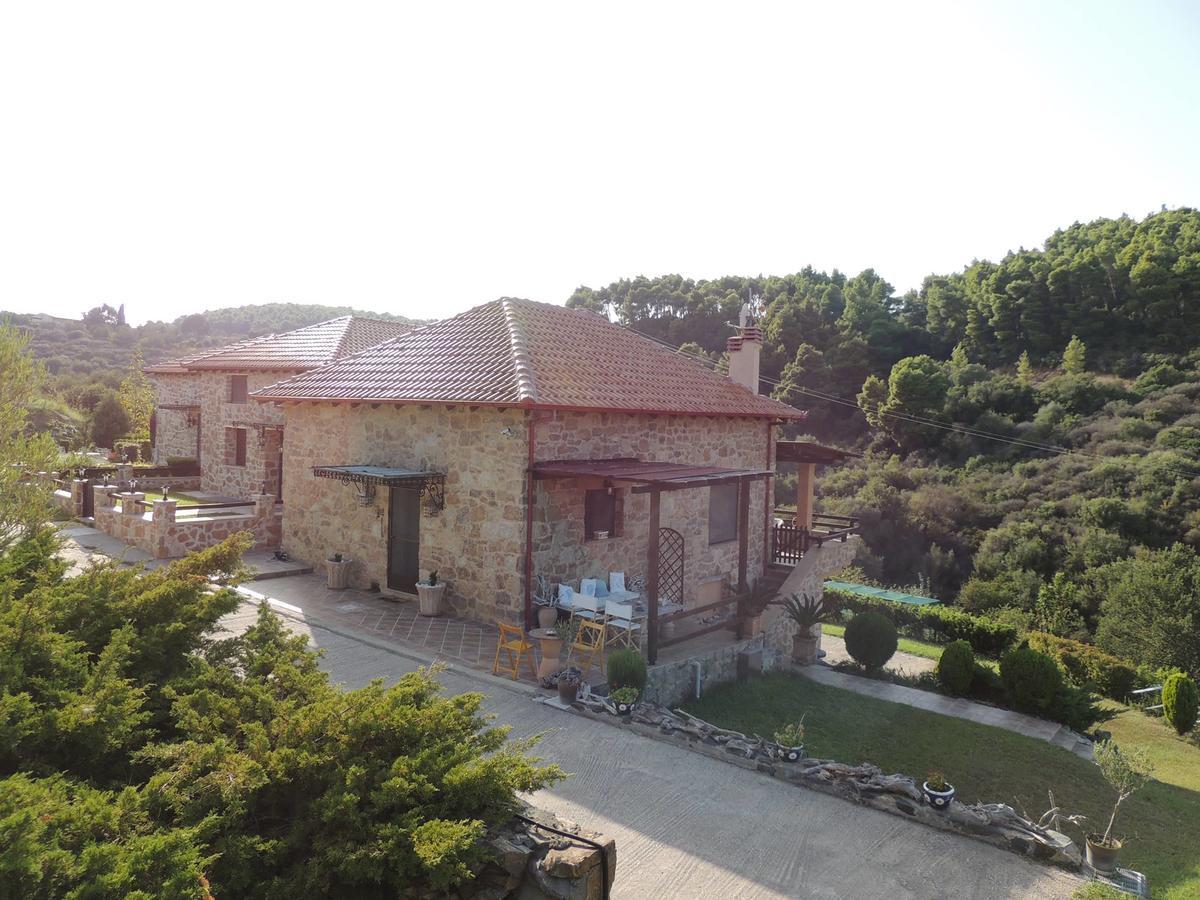 Villa Stonehouse & Casa Al Sole E Al Mare Nea Roda Esterno foto